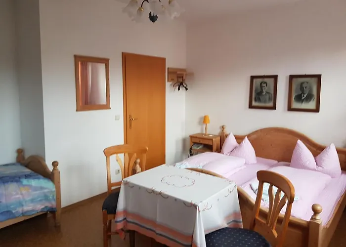 Gasthaus Und Hotel Peterhaensel